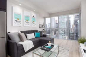 Luxury CN Tower View King Bed Balcony FREE PARK